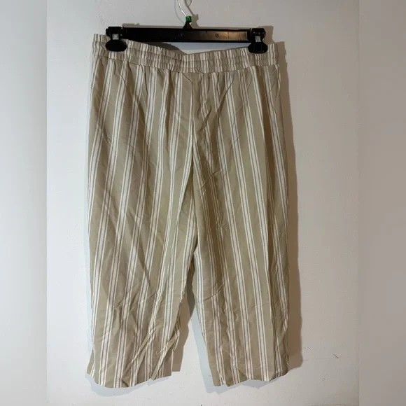 Belle Beach by Kim Gravel Women Medium Petite Tan White Pull on Pants Capri - Picture 3 of 5